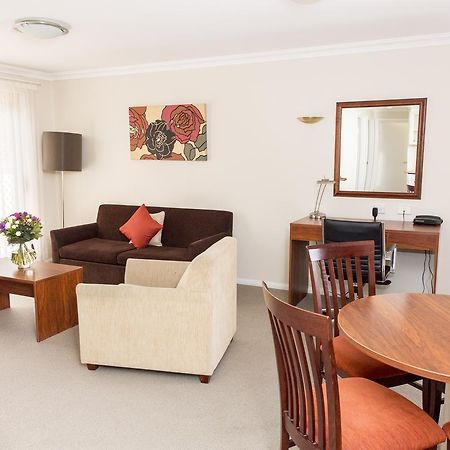 Charlotte Apartments บาเทิร์สต์ ภายนอก รูปภาพ