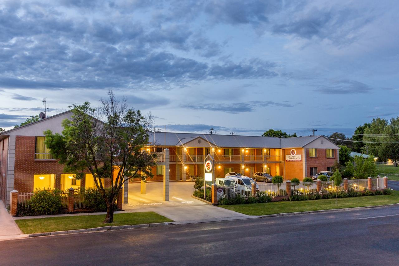 Charlotte Apartments บาเทิร์สต์ ภายนอก รูปภาพ
