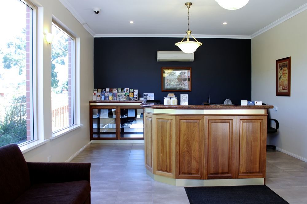 Charlotte Apartments บาเทิร์สต์ ภายนอก รูปภาพ