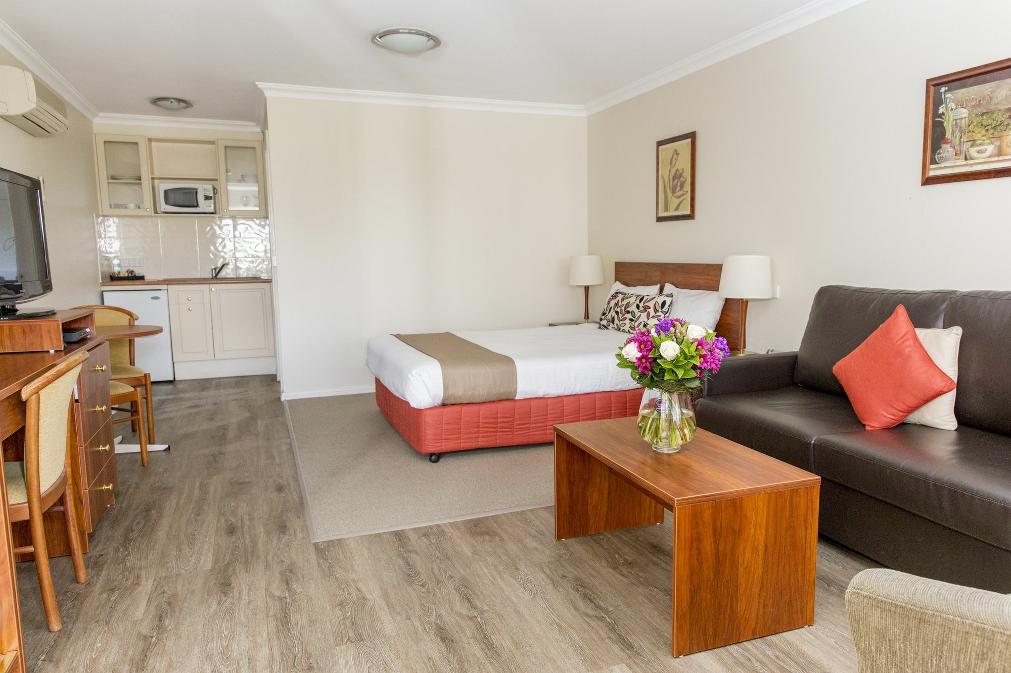 Charlotte Apartments บาเทิร์สต์ ภายนอก รูปภาพ