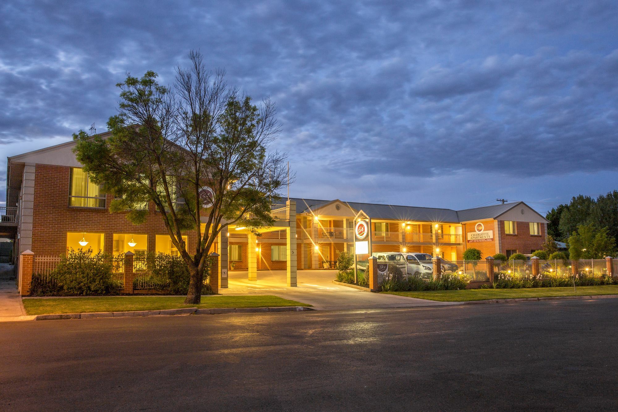 Charlotte Apartments บาเทิร์สต์ ภายนอก รูปภาพ