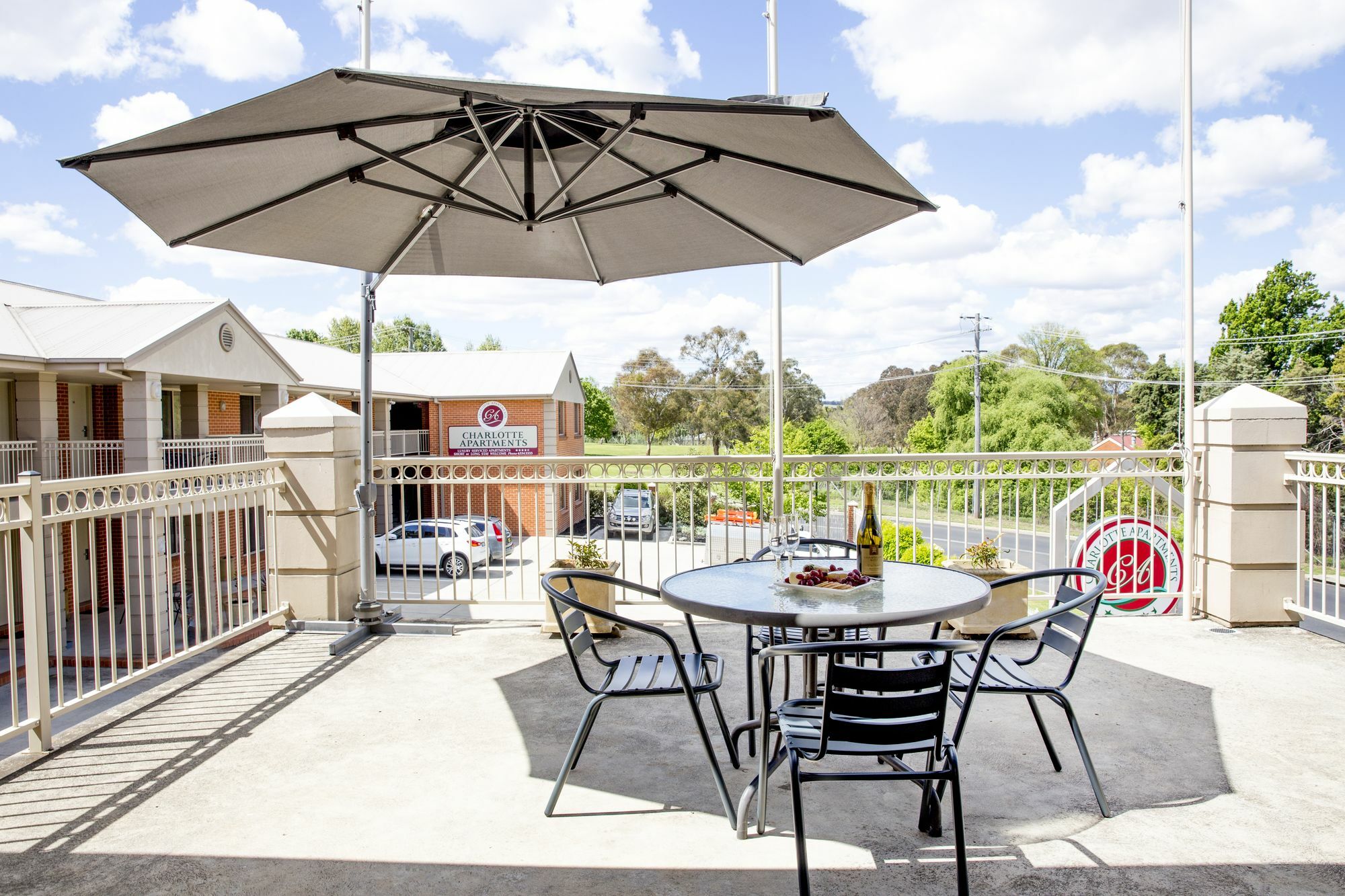 Charlotte Apartments บาเทิร์สต์ ภายนอก รูปภาพ