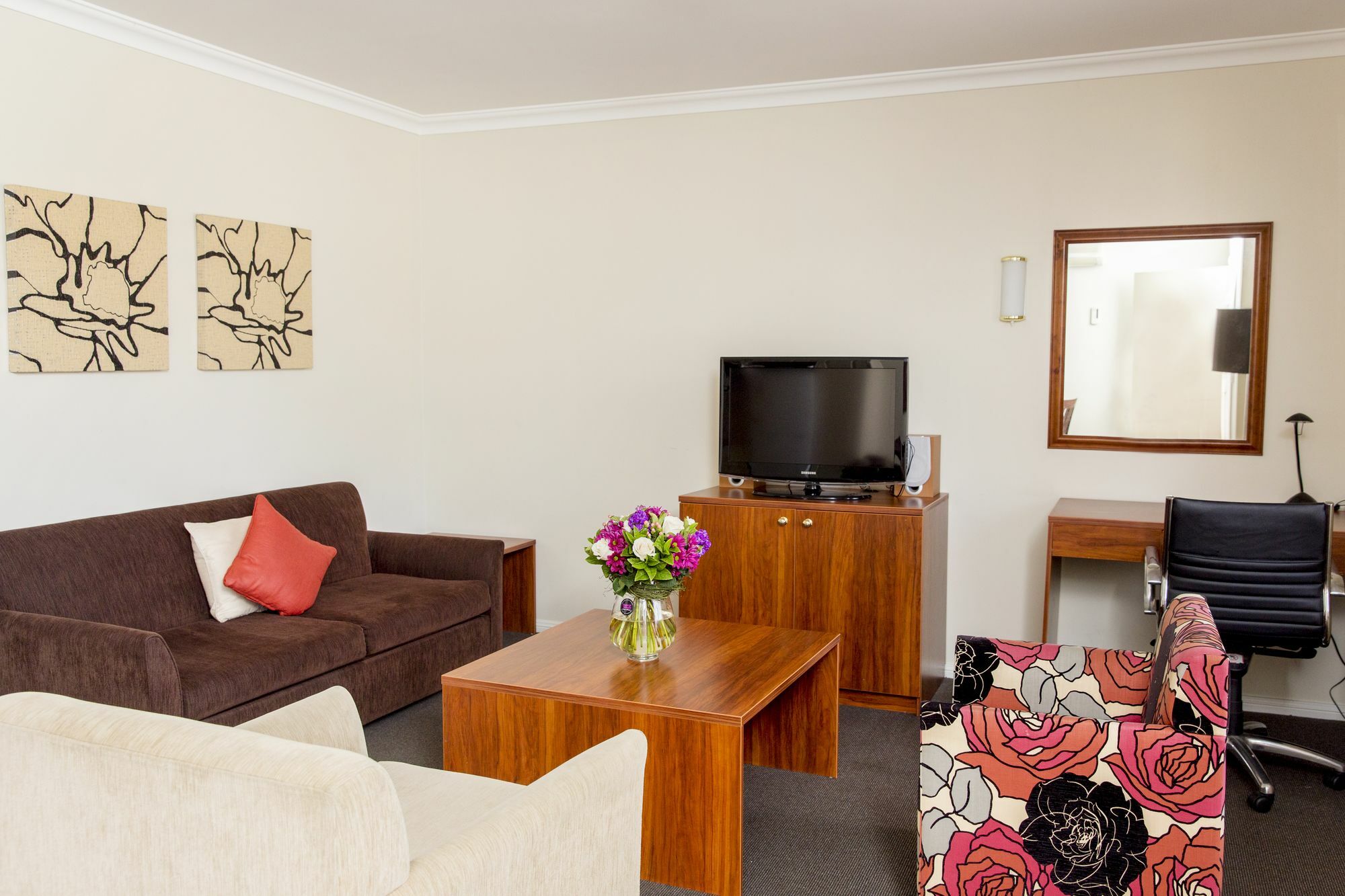 Charlotte Apartments บาเทิร์สต์ ภายนอก รูปภาพ