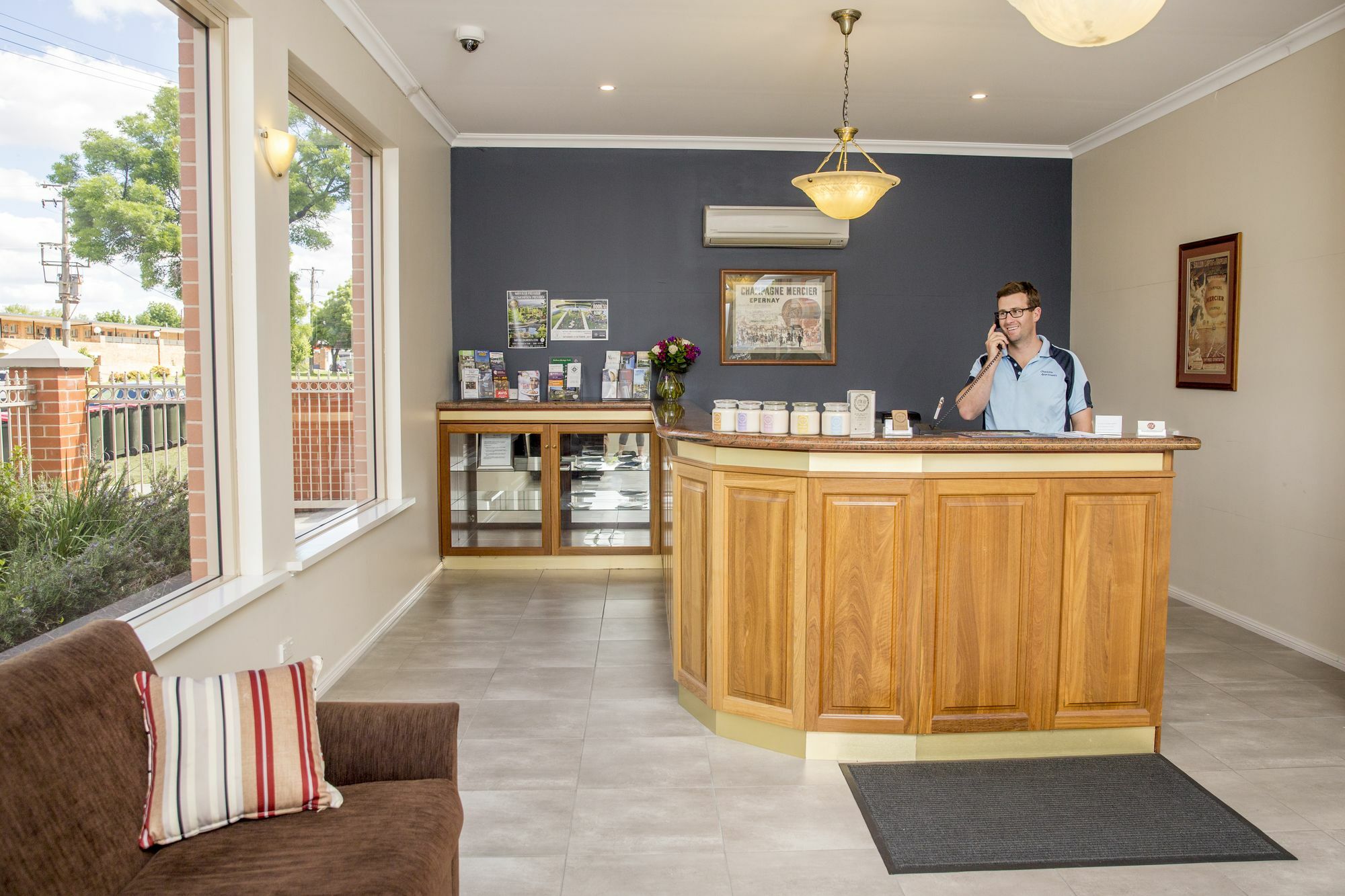 Charlotte Apartments บาเทิร์สต์ ภายนอก รูปภาพ