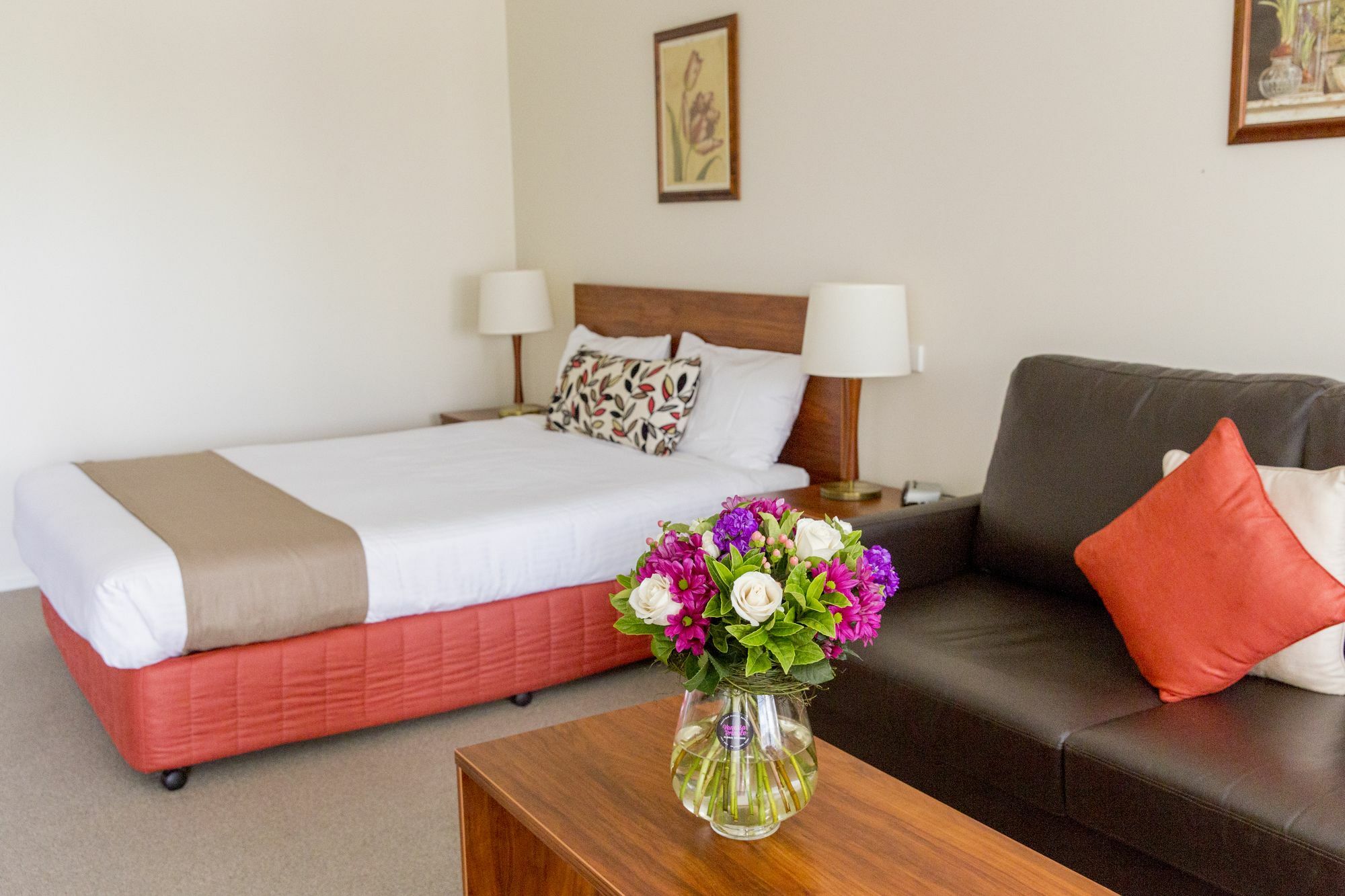 Charlotte Apartments บาเทิร์สต์ ภายนอก รูปภาพ