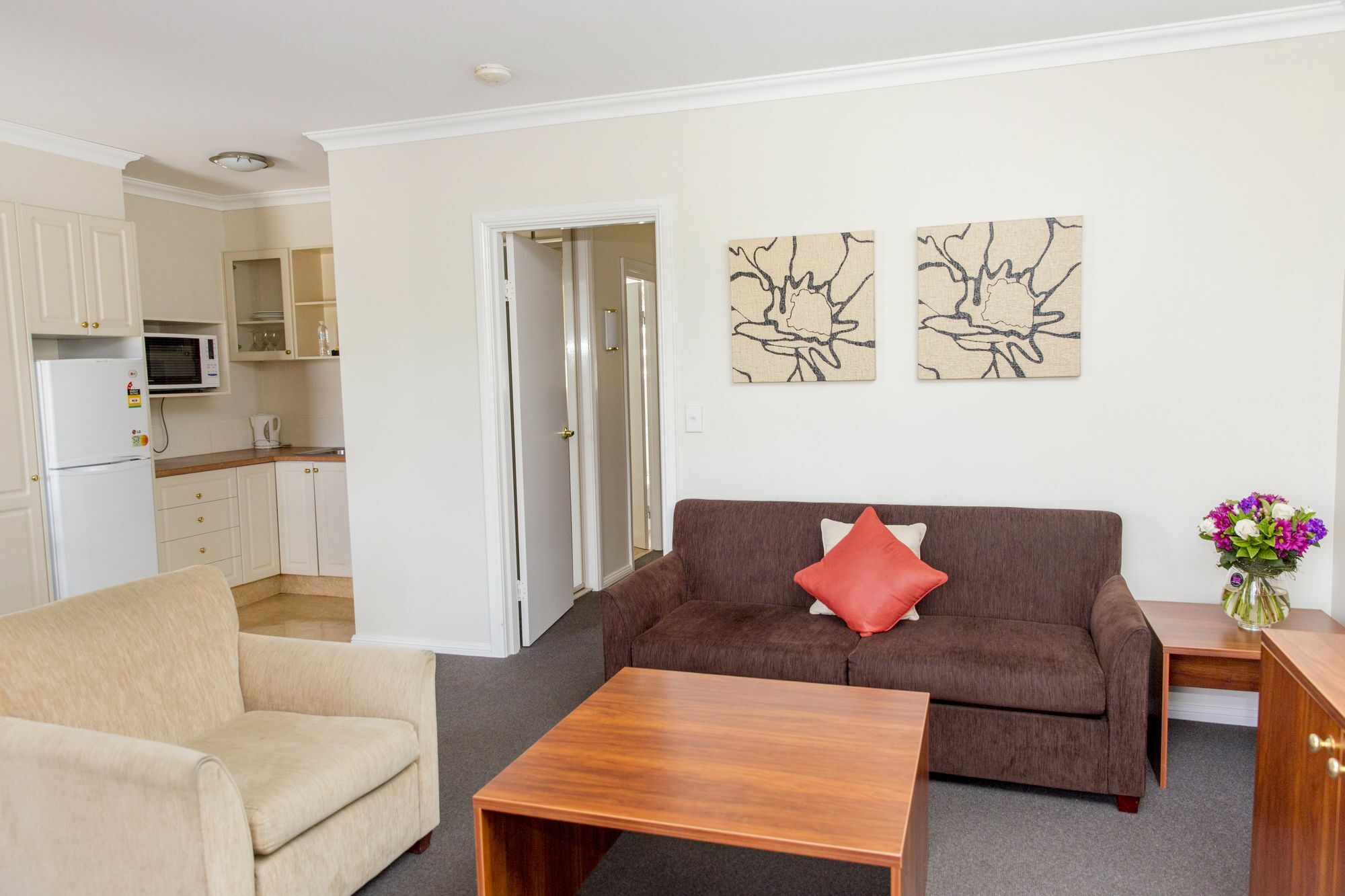 Charlotte Apartments บาเทิร์สต์ ภายนอก รูปภาพ