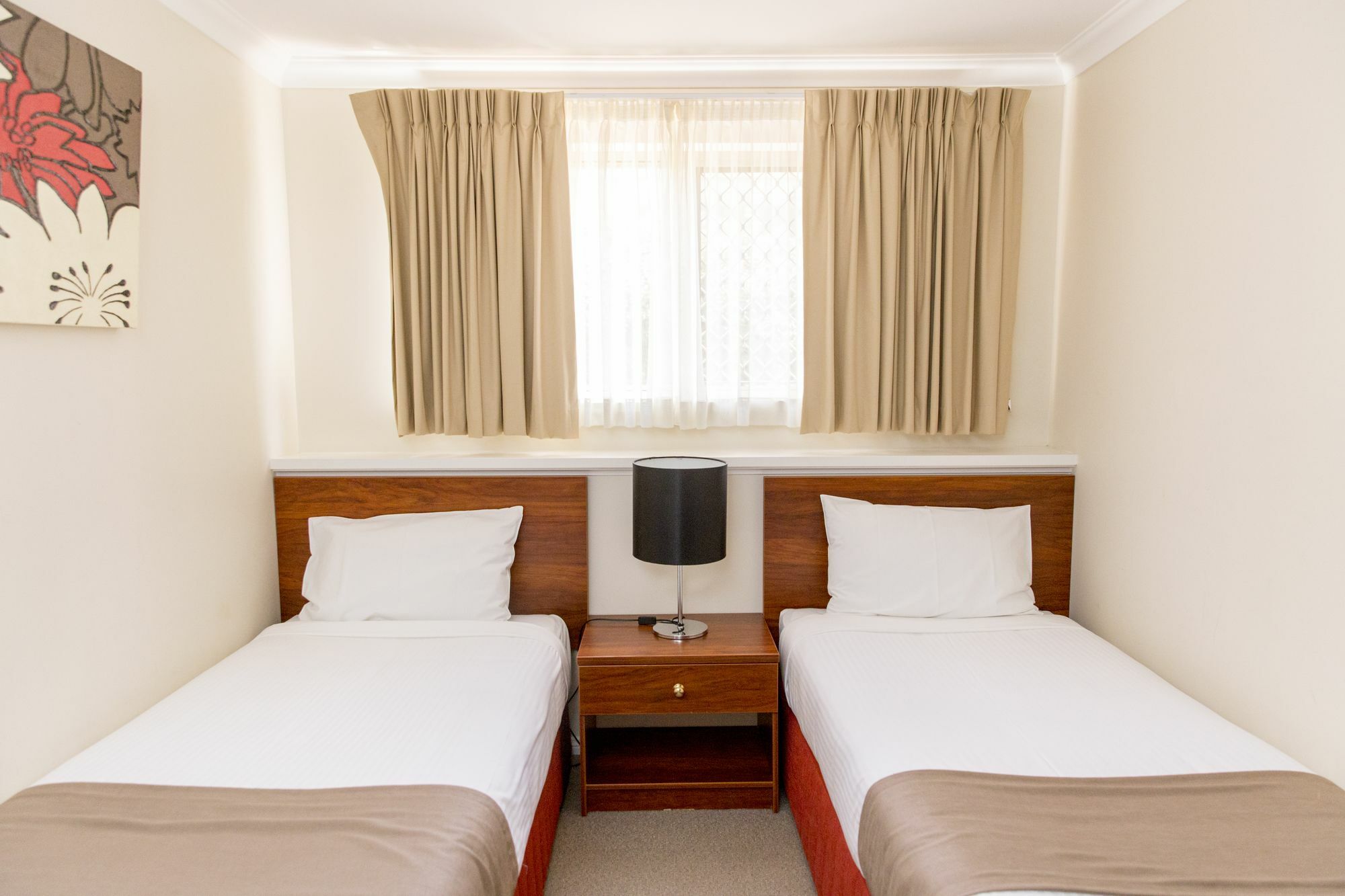 Charlotte Apartments บาเทิร์สต์ ภายนอก รูปภาพ
