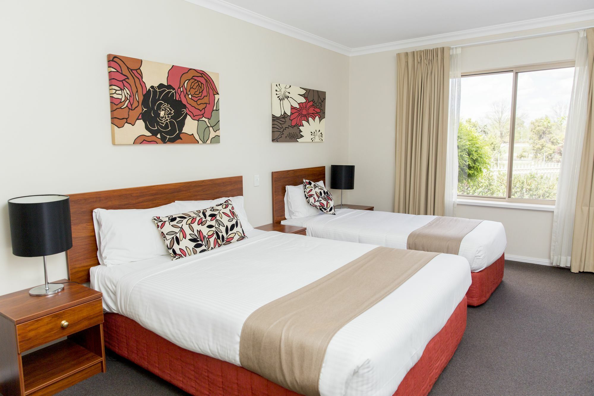 Charlotte Apartments บาเทิร์สต์ ภายนอก รูปภาพ