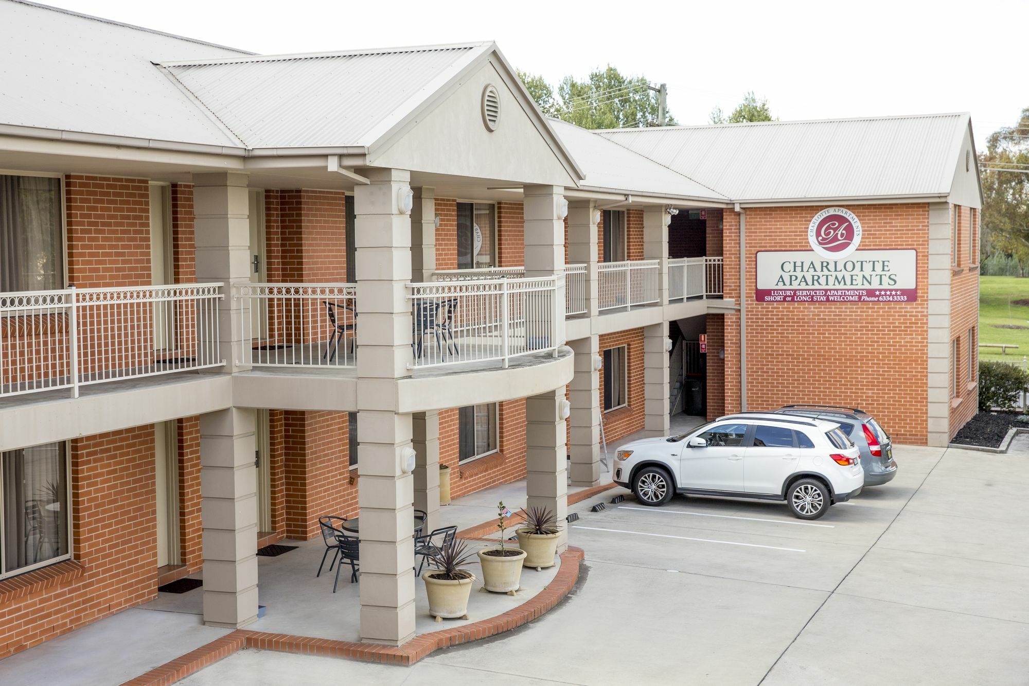 Charlotte Apartments บาเทิร์สต์ ภายนอก รูปภาพ