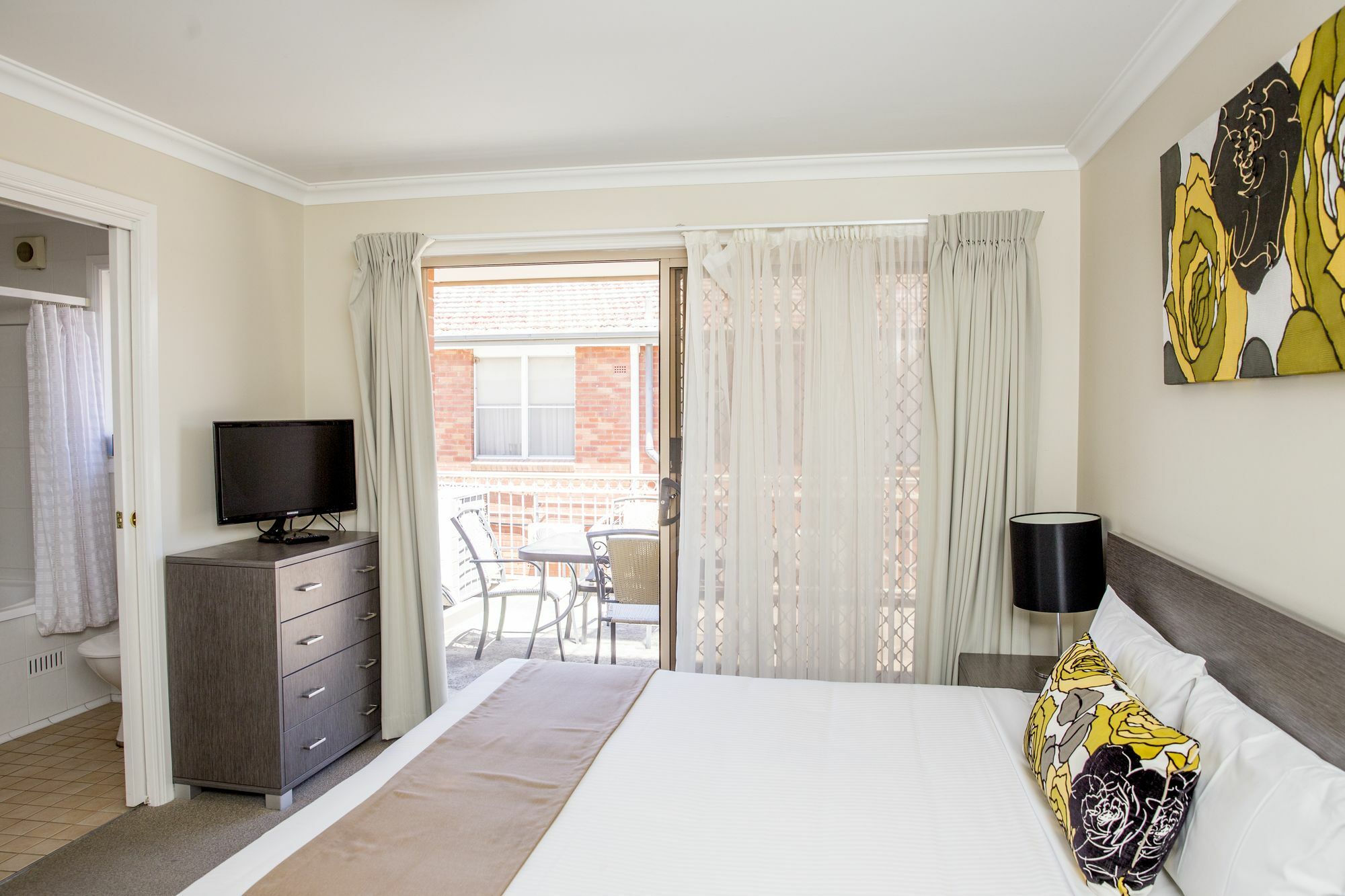Charlotte Apartments บาเทิร์สต์ ภายนอก รูปภาพ